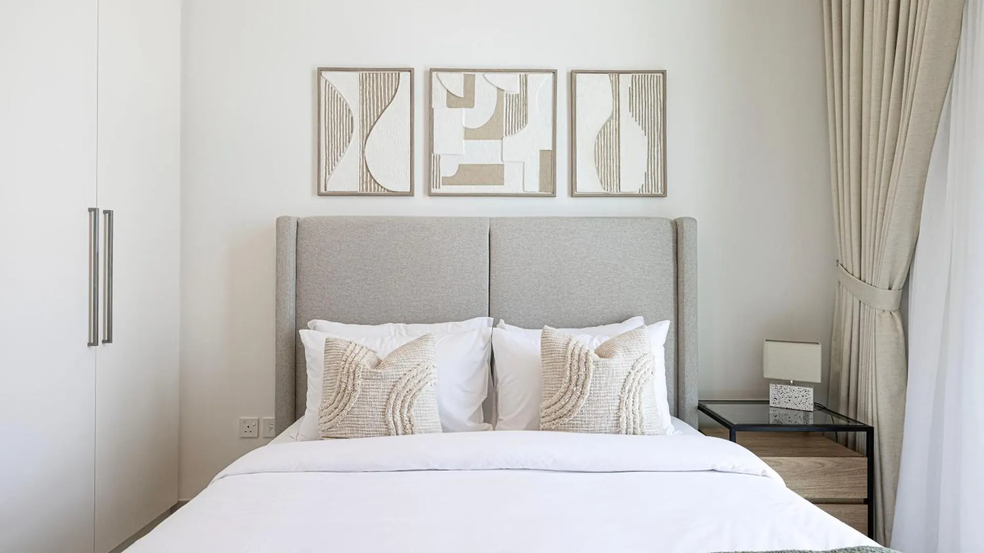 Luxury Minimalistic Apartment In Downtown Dubai Opposite Burj Khalifa & Dubai Mall United Arab Emirates
