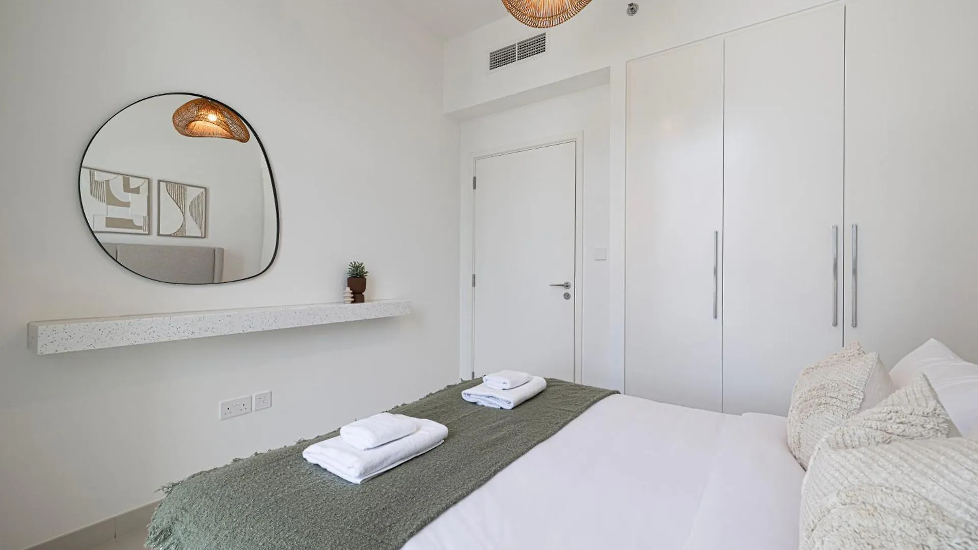 Luxury Minimalistic Apartment In Downtown Dubai Opposite Burj Khalifa & Dubai Mall