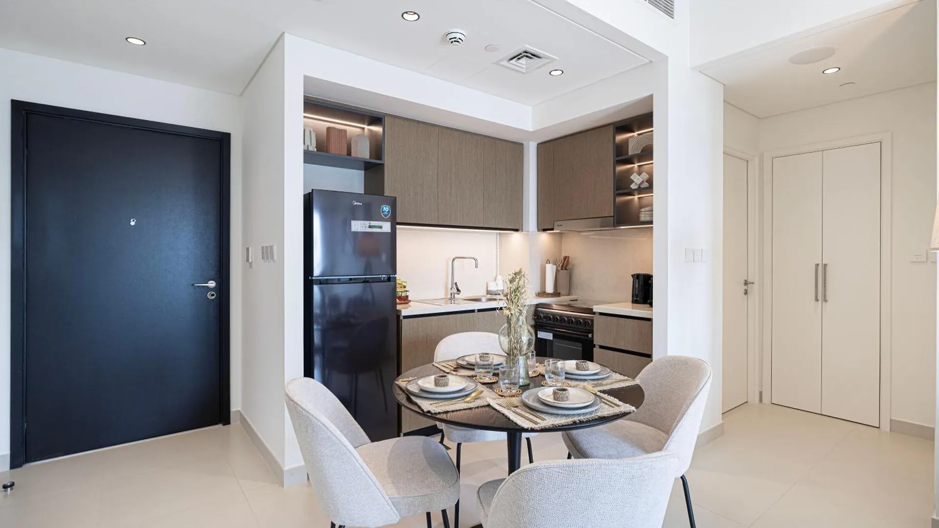 Luxury Minimalistic Apartment In Downtown Dubai Opposite Burj Khalifa & Dubai Mall