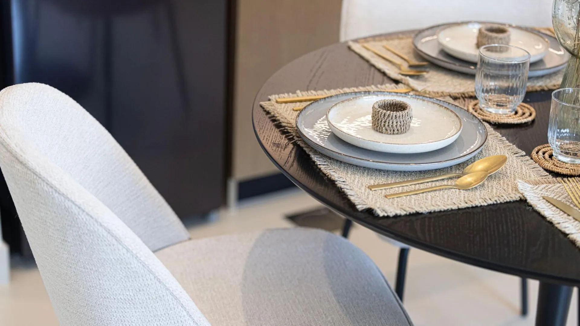 Luxury Minimalistic Apartment In Downtown Dubai Opposite Burj Khalifa & Dubai Mall
