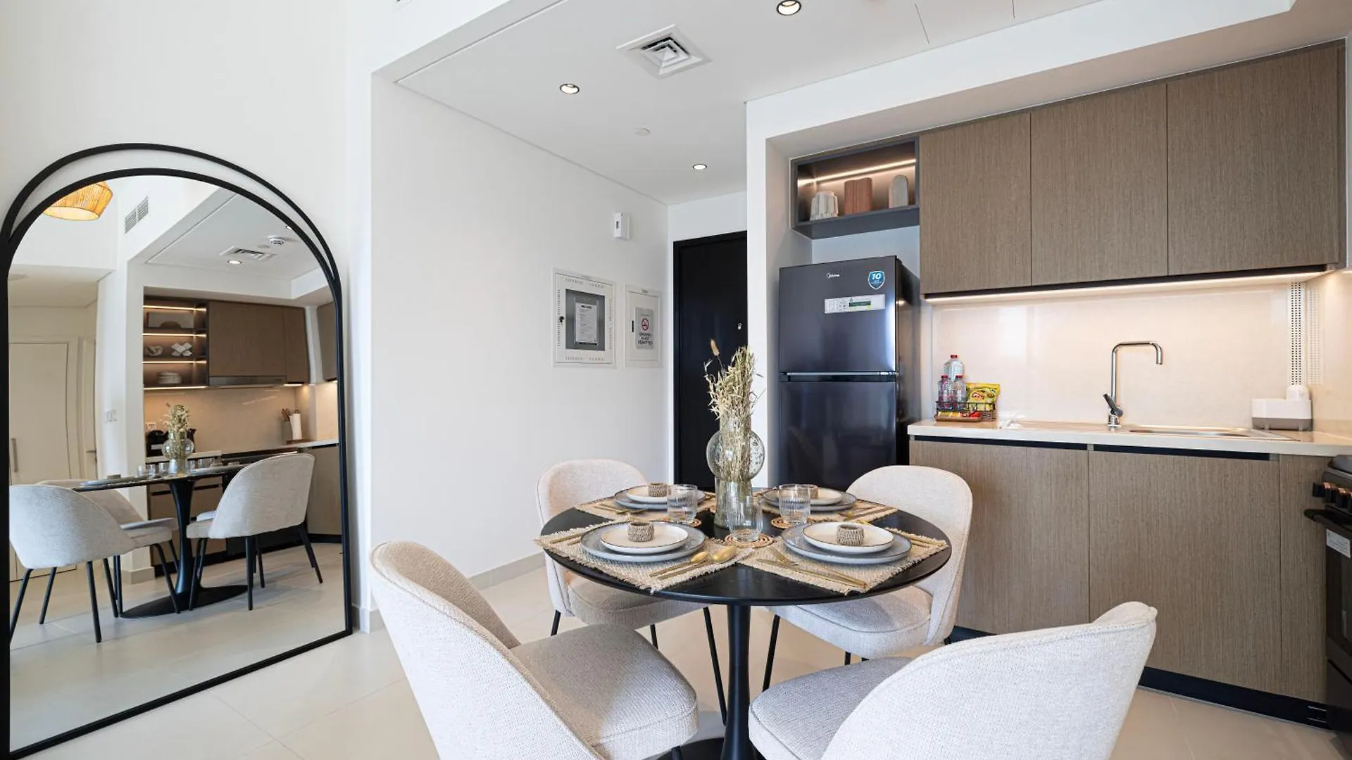 Luxury Minimalistic Apartment In Downtown Dubai Opposite Burj Khalifa & Dubai Mall